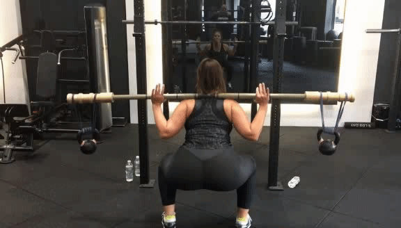 Источник: https://www.instagram.com/ashleygraham/