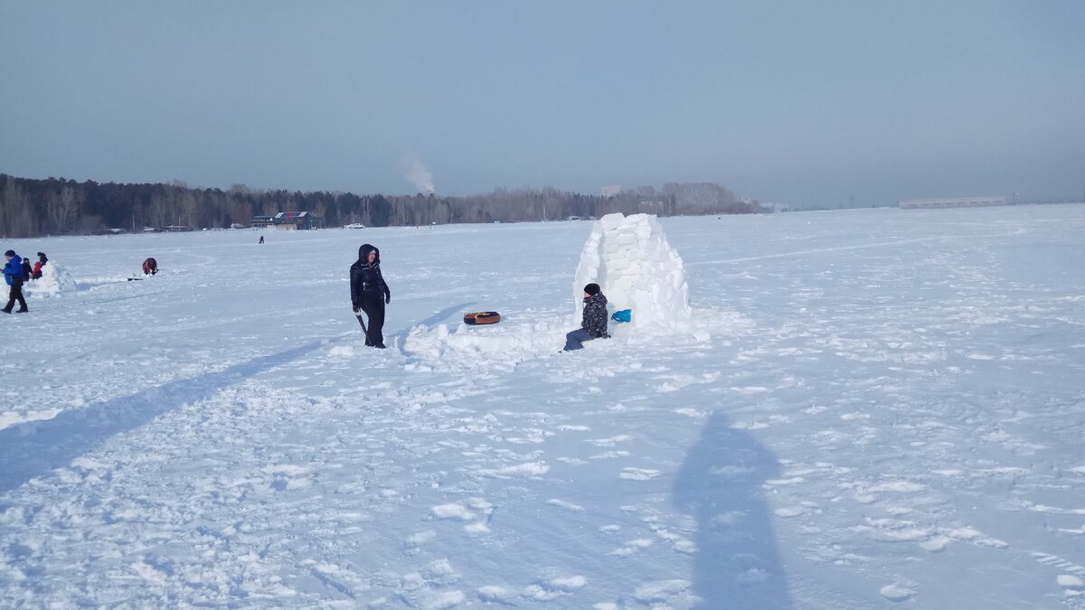 Городок эскимосов под Новосибирском: съездили на фестиваль иглу и узнали,  как строить дома из снега | Polienko: путешествуем вдвоём | Дзен