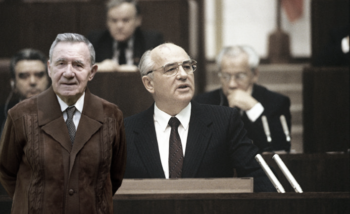 министр иностранных дел ссср 1985-1991. министр иностранных дел при горбачеве. шеварднадзе министр иностранных дел ссср. шеварднадзе 1985. м.