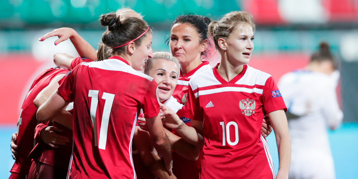 Женская Сборная России. Источник: https://s-cdn.sportbox.ru/images/styles/upload/fp_fotos/ee/bc/01137f16d4dc540d7f3c502e4be258da5fbd026d9a42c554593848.jpg