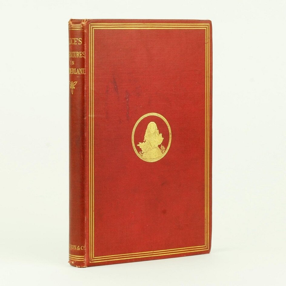 Приключения Алисы в стране чудес
