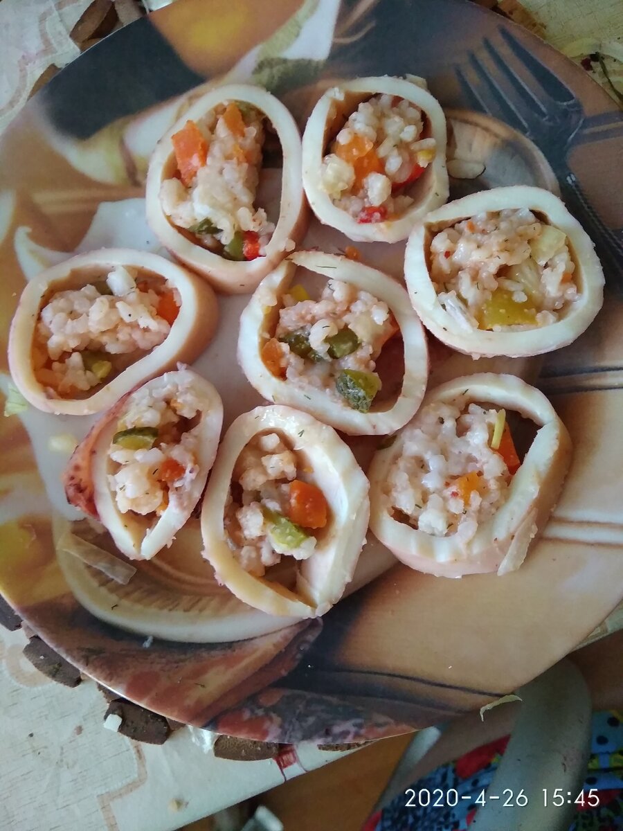Фаршированные кольца кальмара.