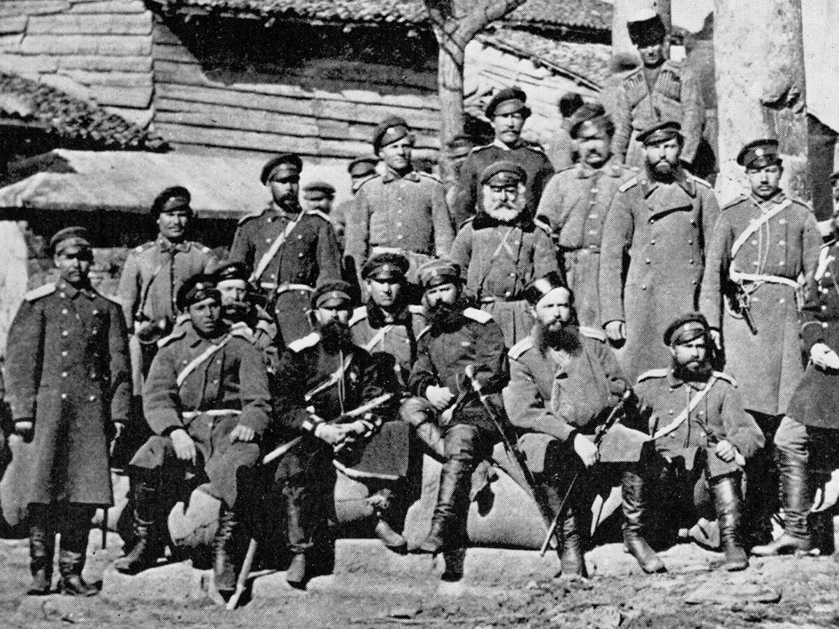 Дедушка Михаила, Иван Никитич, в  Отечественную войну 1812 года состоял адъютантом у самого Кутузова,  дослужился до чина генерала от инфантерии, был комендантом  Петропавловской крепости и одновременно оригинальным военным писателем и  драматургом. 