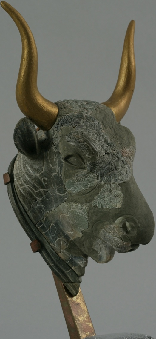 Ритон в виде головы быка. Хлорит. Като Загрос. Ок. 1450 г. до н.э.