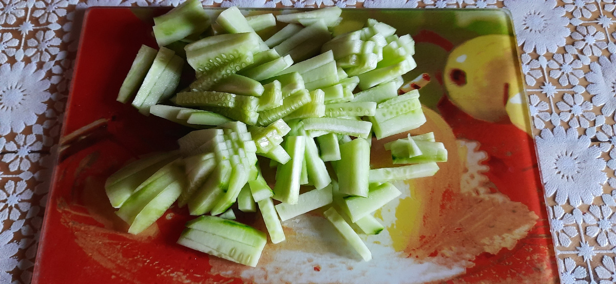брусочки огурцов