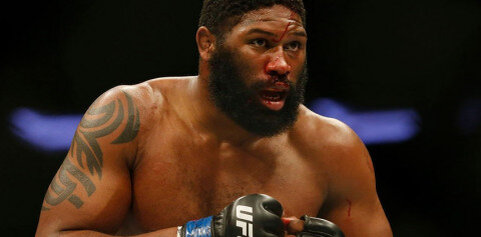 В бою тяжеловесов ожидался нокаут, но к сожалению поединок прошел очень скучно. 