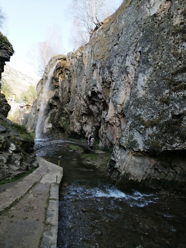 Медовые водопады Кисловодск экскурсия. Кисловодск медовые водопады смотровая. Конные прогулки медовые водопады Кисловодск. Медовые водопады Кисловодск в мае.