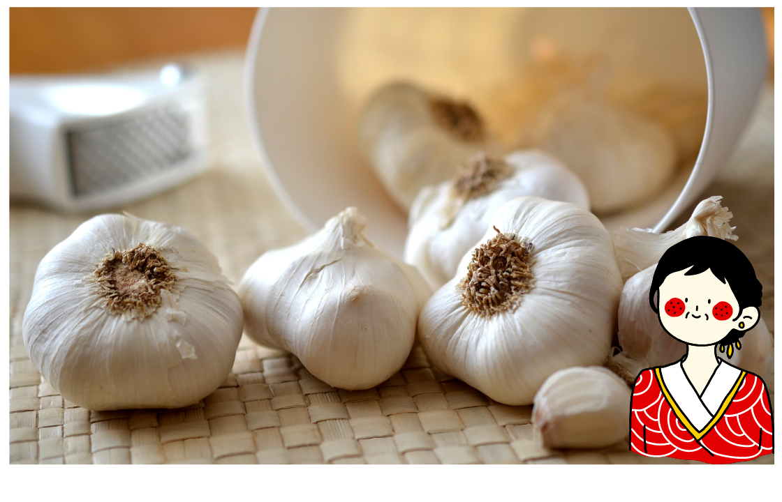 У качественного чеснока должны быть корешки, а не ровное донышко