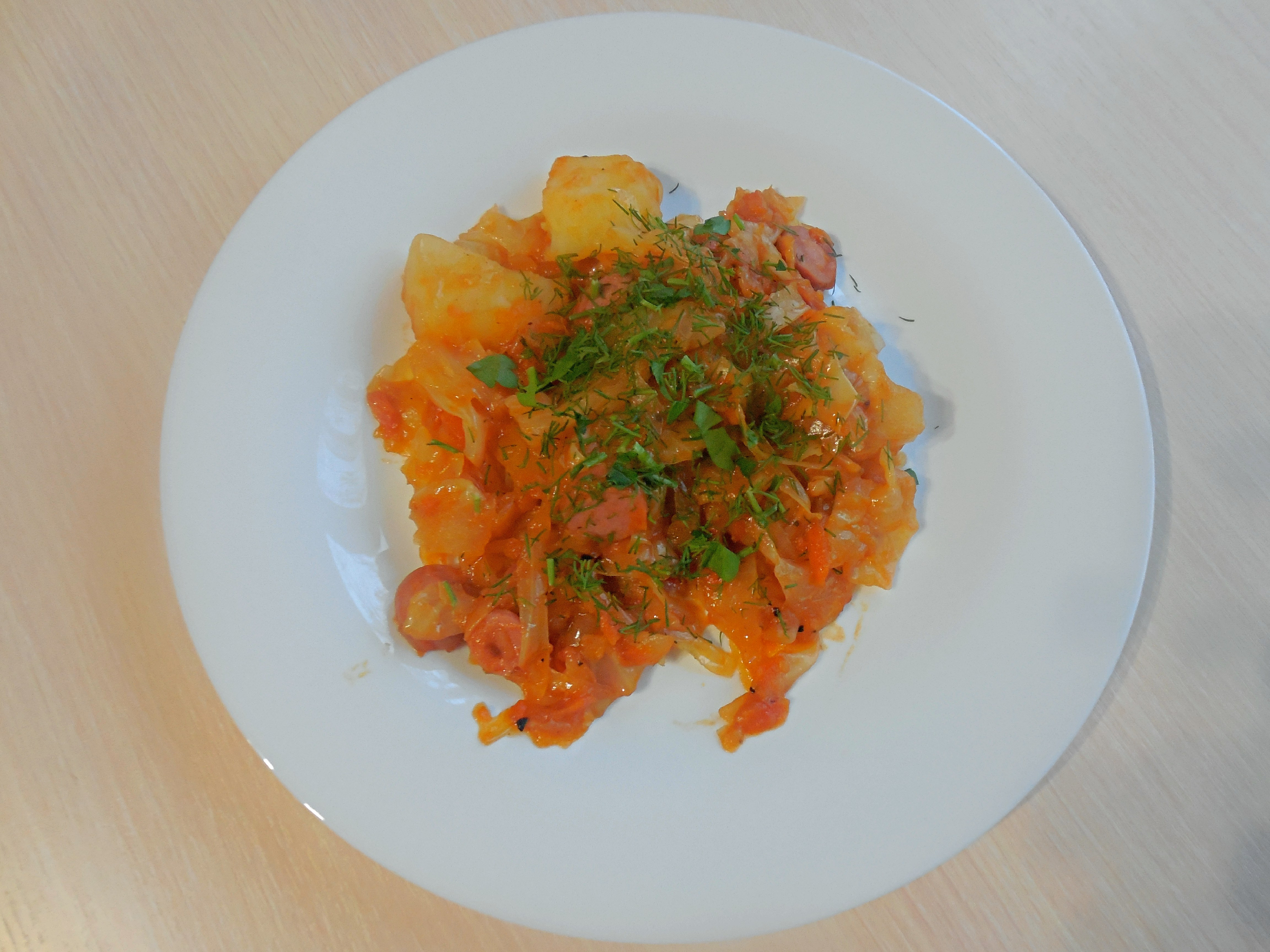 Тушеная капуста с картошкой и сосисками - пошаговый рецепт с фото на hb-crm.ru