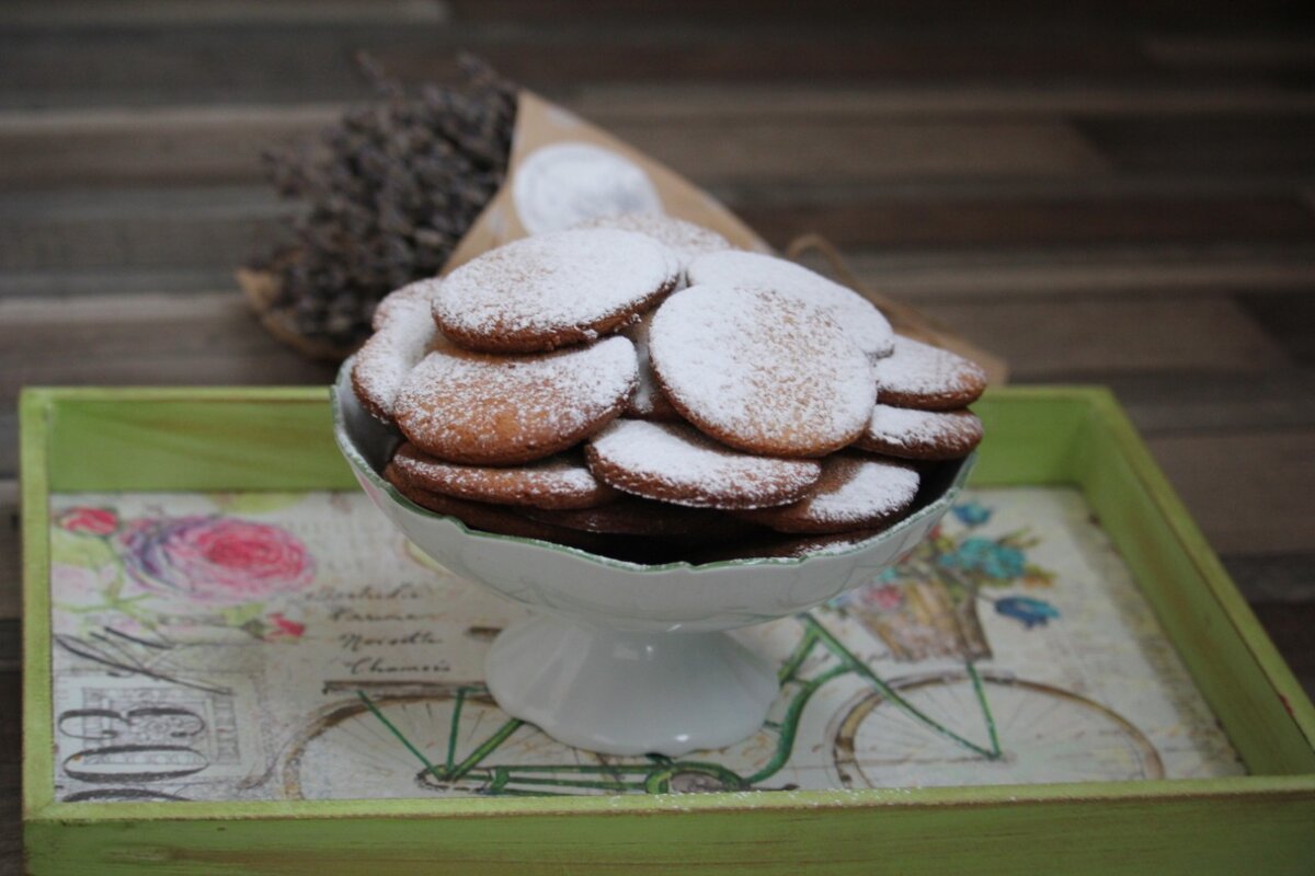 Это печенье можно полностью готовить из пшеничной муки, но тогда его вкус не будет таким ярким и разнообразным🙂