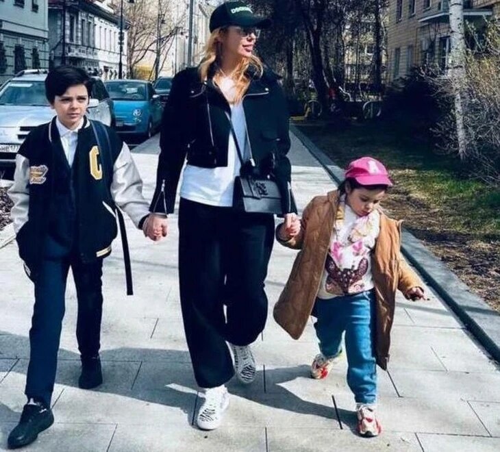 Соцсети Анастасии Стоцкой