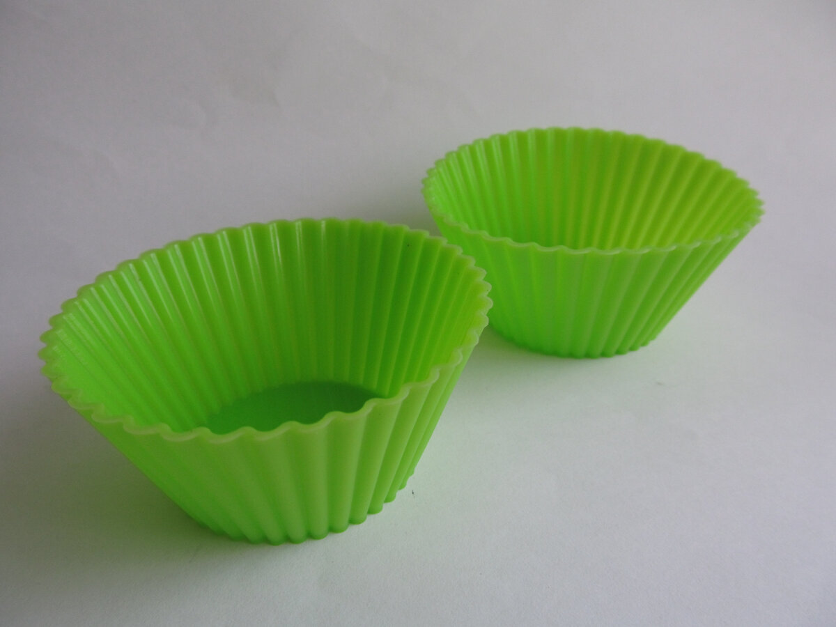 На фото силиконовые формы для выпечки кексов