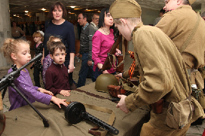 Тула. Что то похожее. Но фото - постановочное. Так привечают не всех