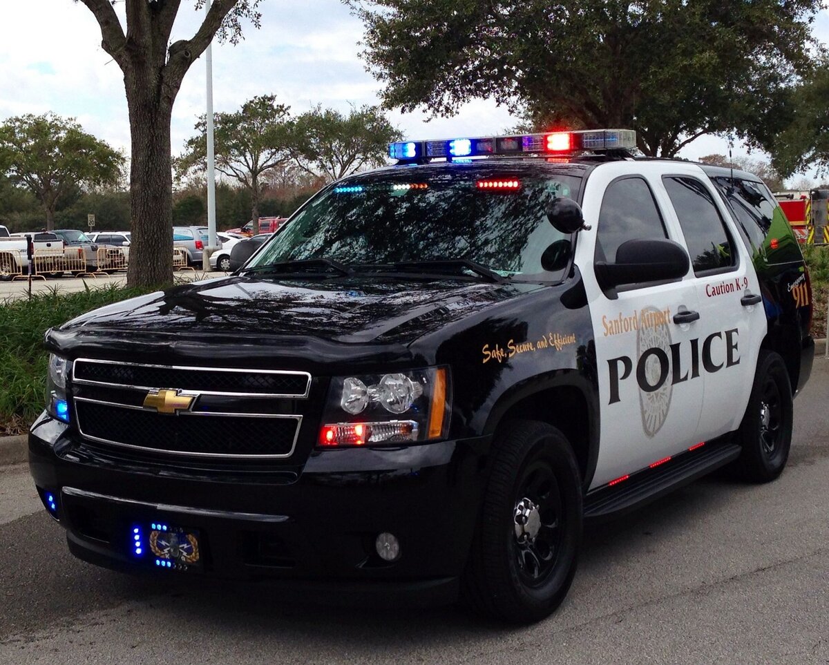 Включи большие полицейские. Chevrolet Tahoe 2020 Police. Tahoe 2020 LAPD. Додж полицейский джип. Chevrolet Tahoe МЧС.