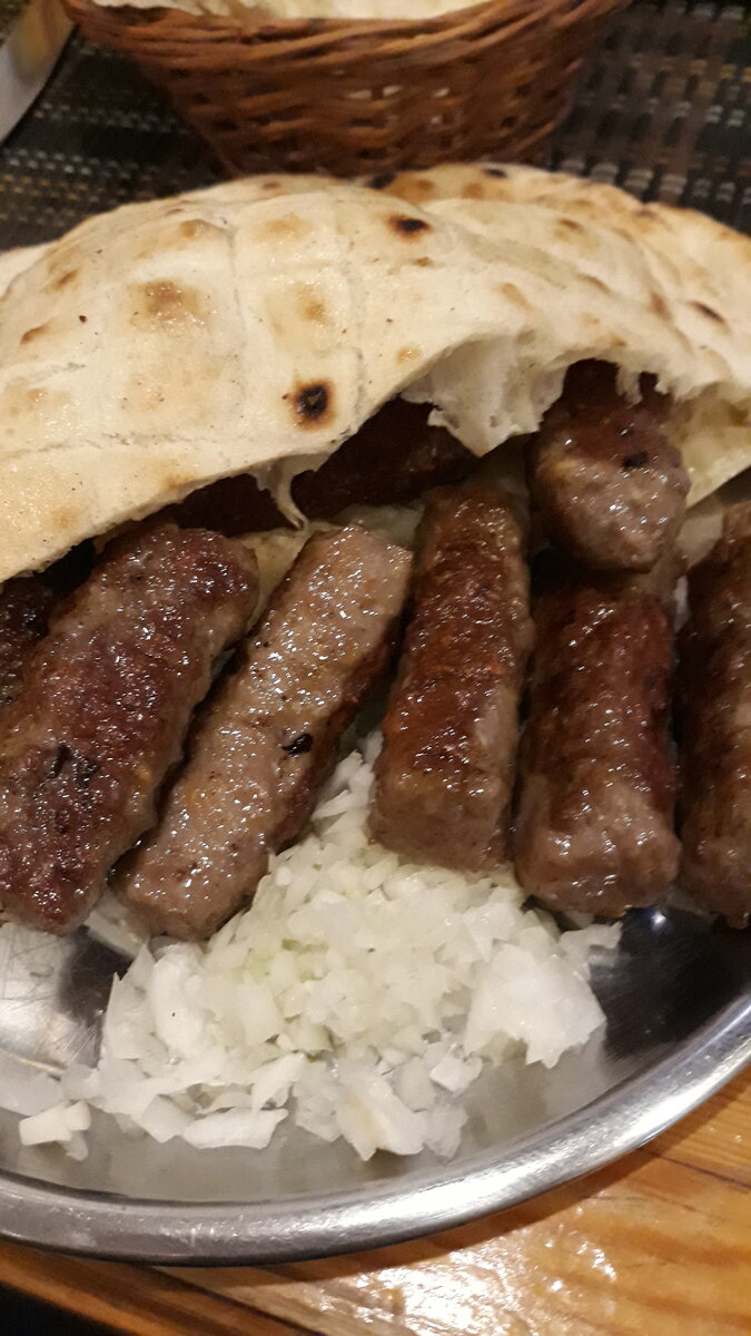 Чевапчичи - национальное блюдо Балкан