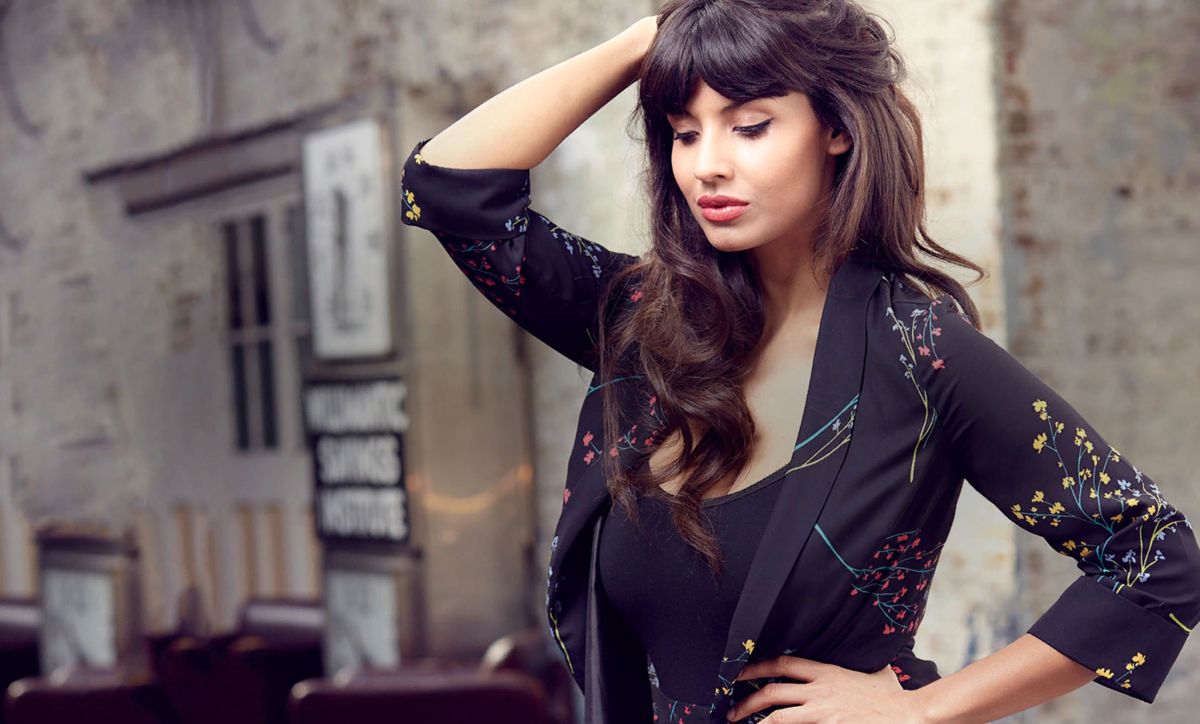 Джамила джамил. Jameela Jamil actress. Jameela Jamil Maxim. Джамила Джамиль Инстаграмм.