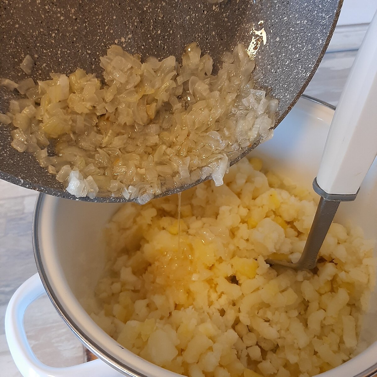 Вкусные домашнии вареники с картофелем