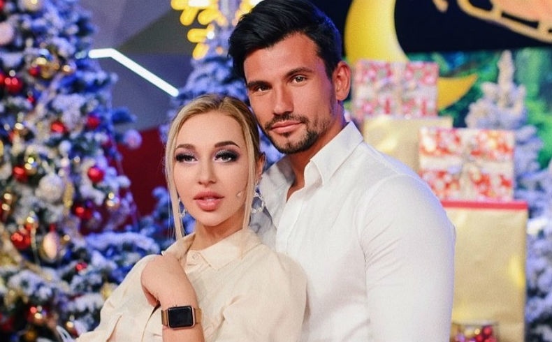 Настя ждёт Виталика на проекте
Фото: Архив Dom2Life.ru 
