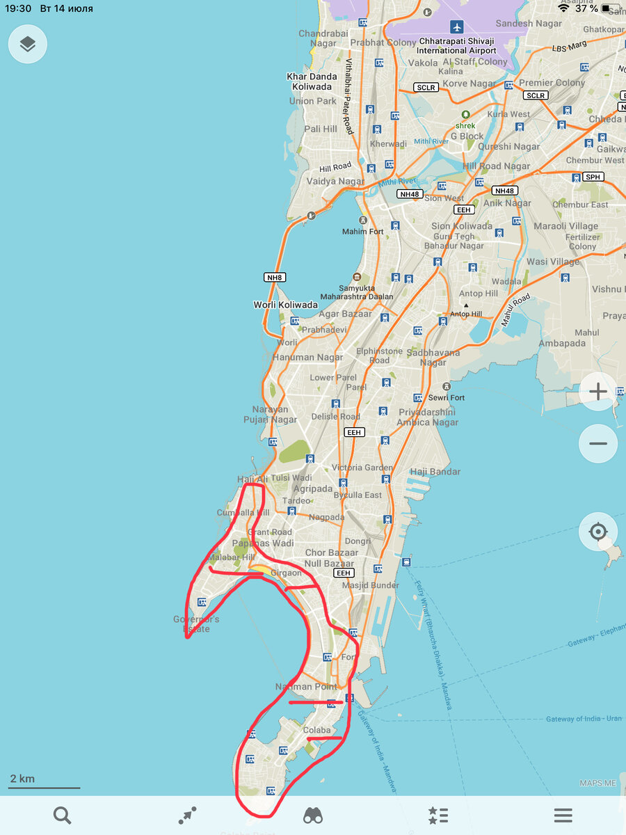 Внутри этой фигуры можно комфортно жить, это очень хорошие районы,но советую все же селиться в Колабе