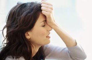 Для того, чтобы понять, как избавиться от чувства вины, сначала нужно осознать, какое чувство вины Вы испытываете — истинное или ложное. Для этого нужно проанализировать ситуацию и сформировать свое собственное мнение, спросив себя — действительно ли я совершил ошибку, сделал что-то неправильно? При этом следует понимать, что правильно и неправильно, хорошо и плохо, может быть разным у разных людей. Поэтому важно понимать свои личные хорошо и плохо, правильно и неправильно, чтобы не заглатывать чужие понятия и не испытывать ложное чувство вины.