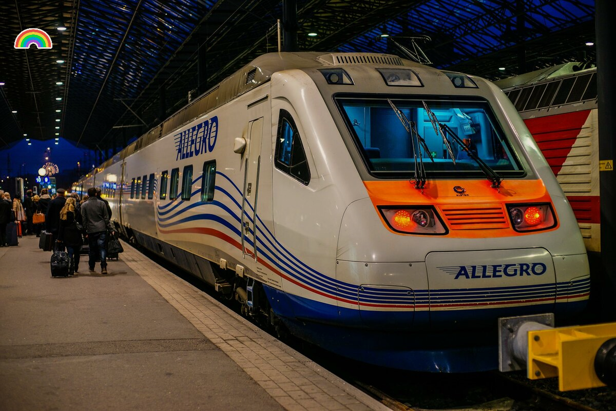 билет второго класса в один конец стоит около 50 евро (58 долларов США), а первый класс-чуть выше этого