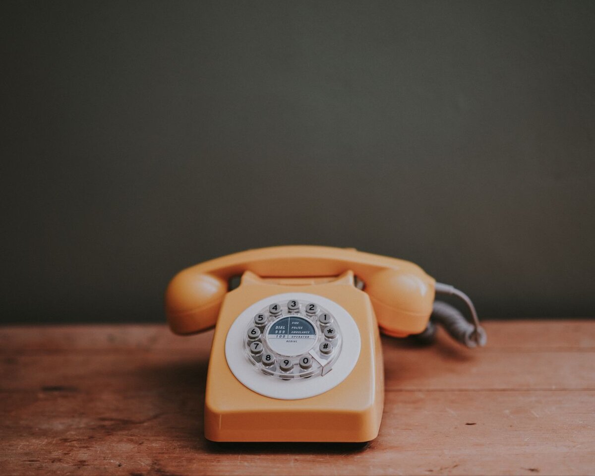 Стационарный телефон. Фото: wallpaperscraft.ru