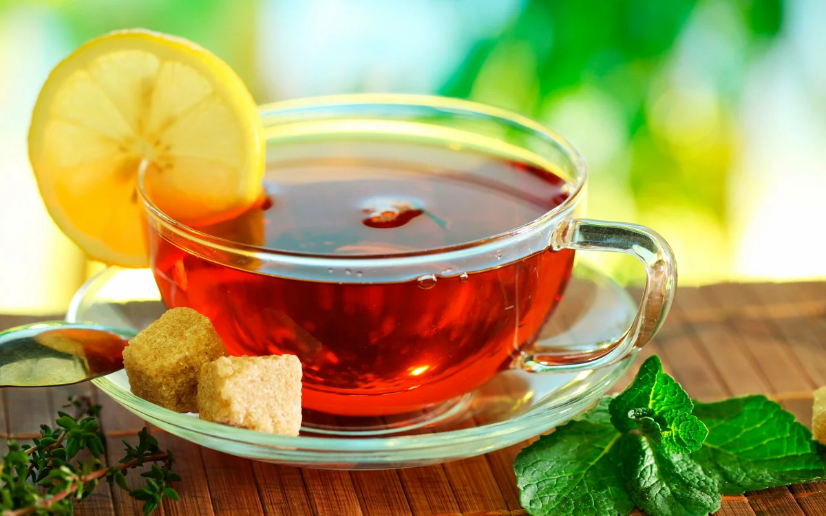 Некоторый чай вкуснее с долькой лимона