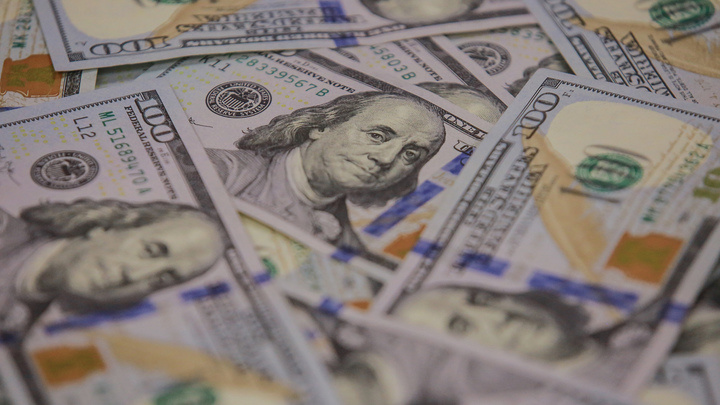 Согласно последнему исследованию рейтингового агентства Hurun, число миллиардеров в мире выросло на 346, достигнув числа 2 816 человек с общим состоянием $11.2 триллиона. 
За последние пять лет общее состояние миллиардеров мира выросло на 66%, отмечают аналитики агентства.

Общее состояние миллиардеров из топ-10 составляет почти $1 триллион.

В этом году в список вошли 90 миллиардеров в возрасте до 40 лет, что на 5 больше, чем в прошлом году. Среди них 54 добились всего сами, 36 унаследовали свое состояние.

Ниже мы расскажем о 10 самых богатых миллиардерах мира.