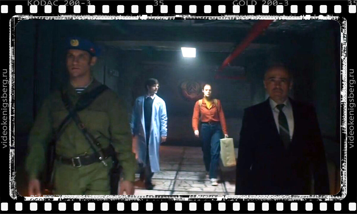 Кадр из фильма "Кольская сверхглубокая". Герб СССР должен впечатлять