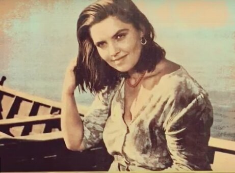 Встретив своё счастье однажды, актриса заплатила за него высокой ценой. Кем стала её дочь от известного советского актёра0