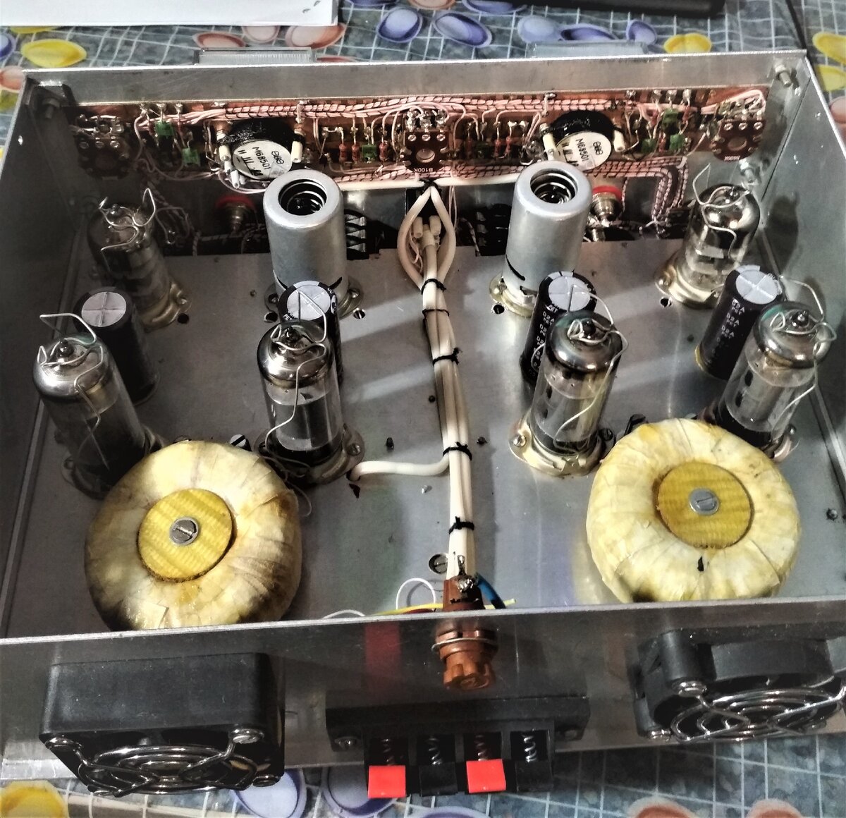 Рекомендую такую компоновку элементов расположенных на шасси.