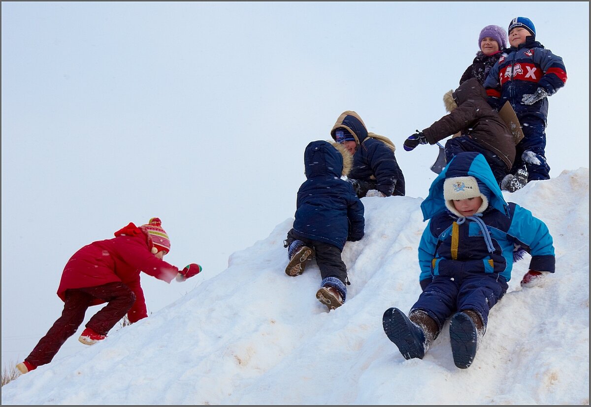 Детские игры на улице зимой: во что поиграть на свежем воздухе с ребенком