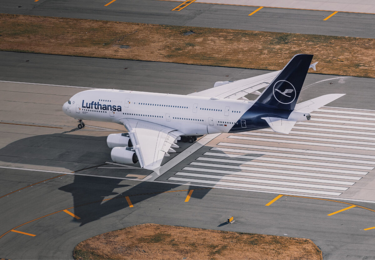 Lufthansa отправила этот Airbus A380 в город  Tarbes на юге Франции. Фото: Vincenzo Pace – JFKJets.com