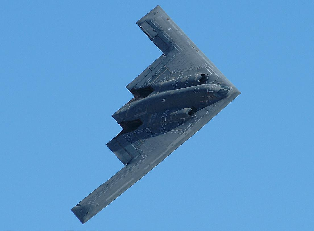 Northrop B-2 Spirit 71 700 кг