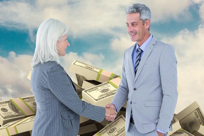 красивая женщина с деньгами. женщина про деньги. девушка с деньгами. девушка с деньгами. чел с деньгами.