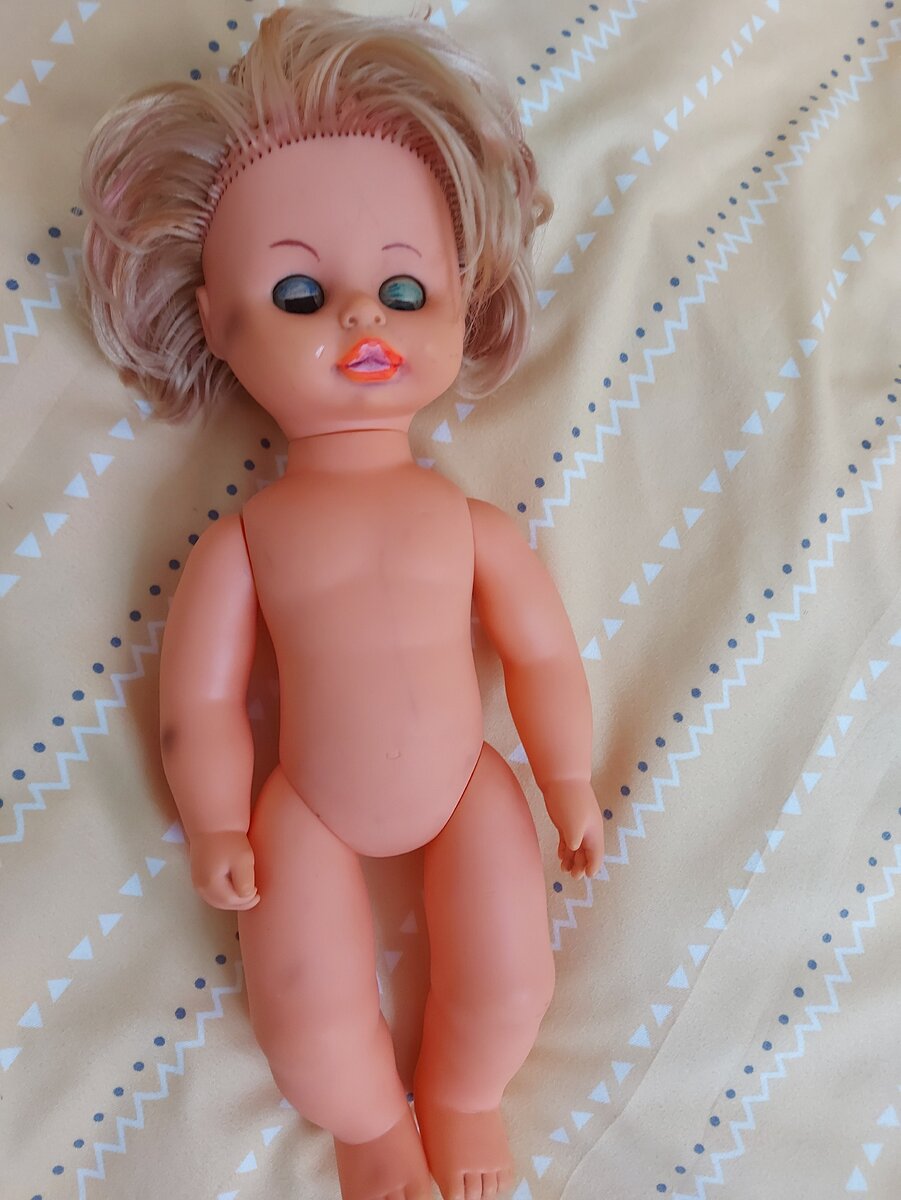 Кукла уже после первоначальной помывки. Листайте вправо. 