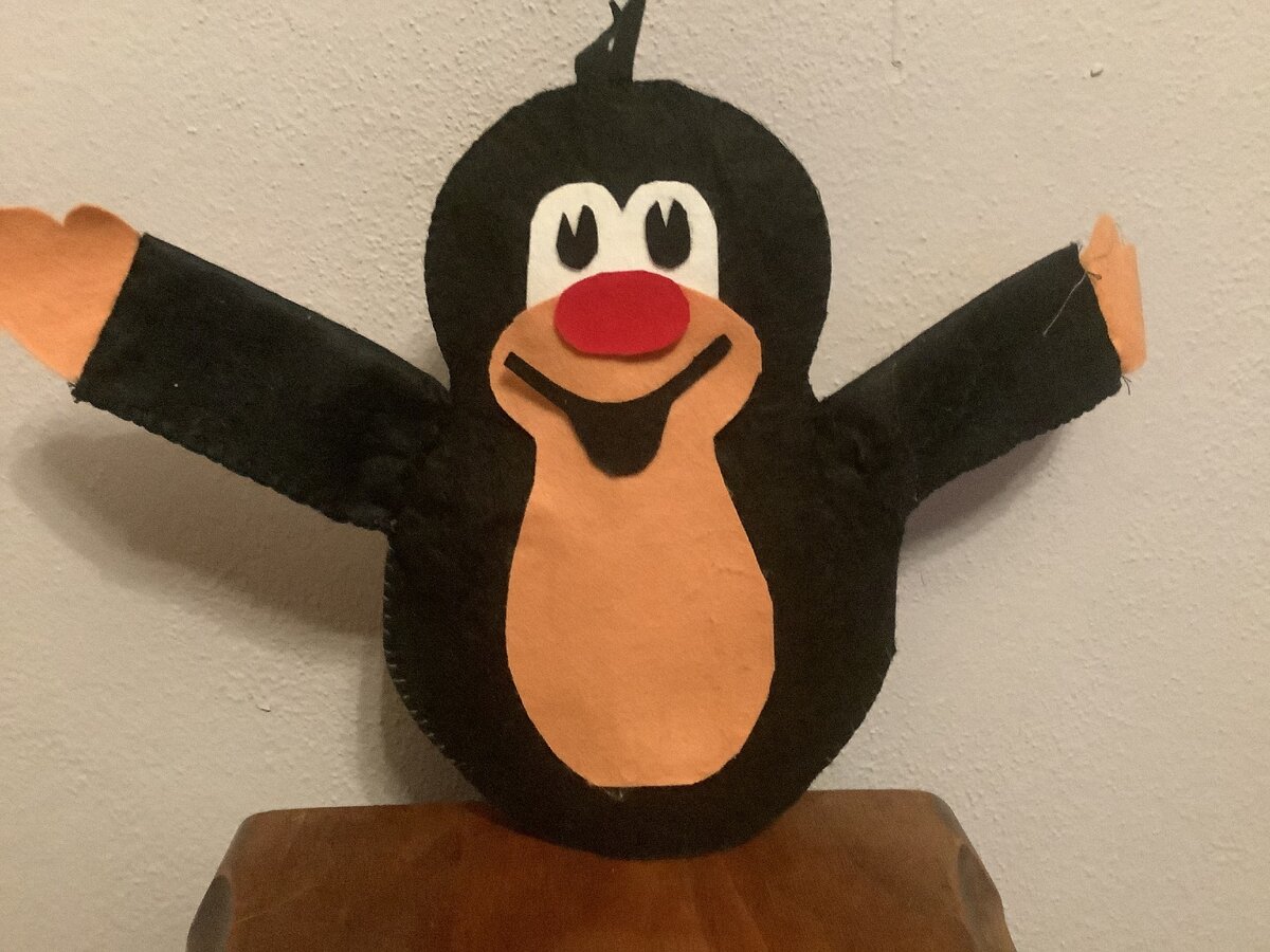 Этим кротиком любят играть все дети нашего клубика, уж очень он приветлив и радушен