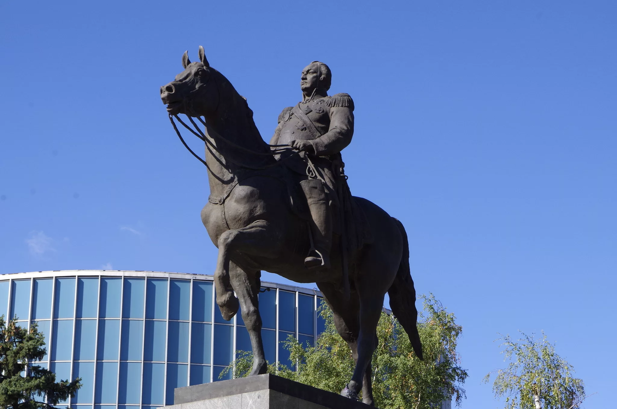 Памятник М.И. Кутузову