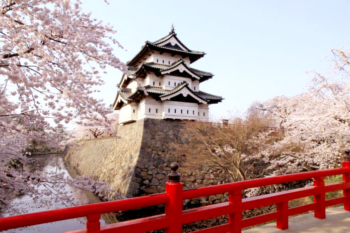 Вид на замок с моста Гедзё