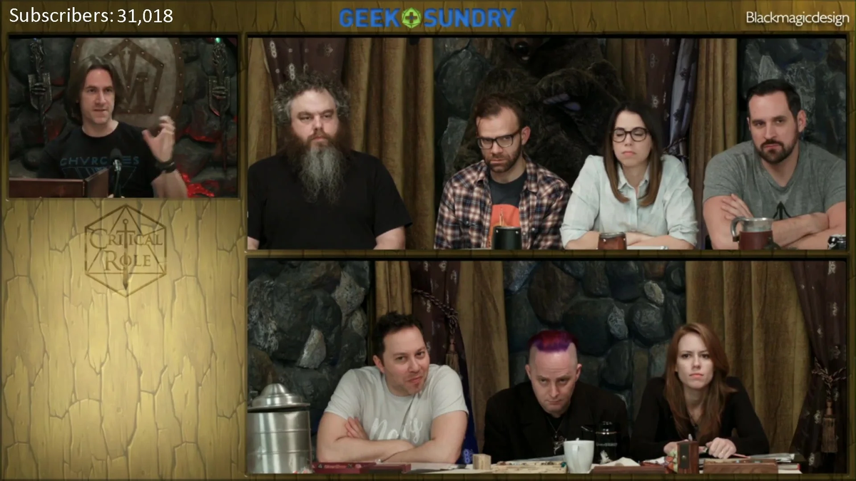 В верхнем ряду крайний слева (не считая показанного отдельно слева мастера, Мэттью Мерсера) - Патрик Ротфусс, автор "Хроник Убийцы Короля".