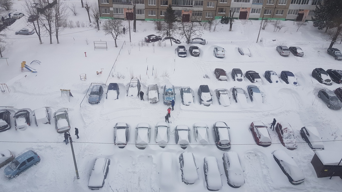 На дорогах выпало снега песня