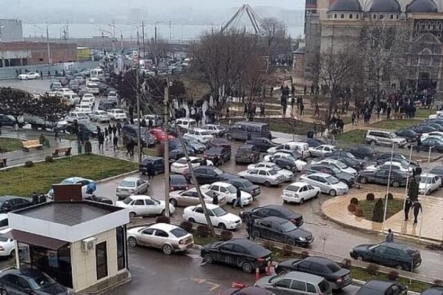 Примерный хаос.