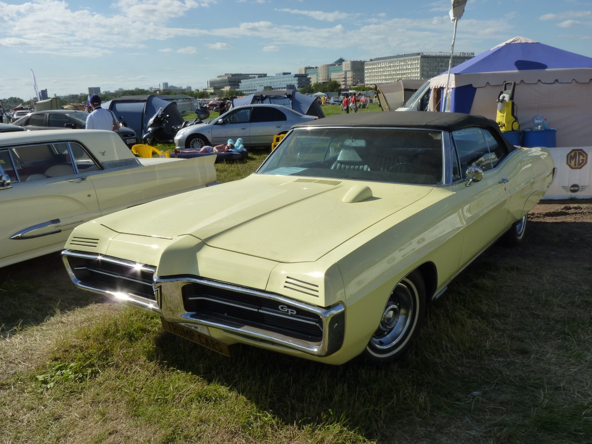 Понтиак Гранд Прикс 1967 года