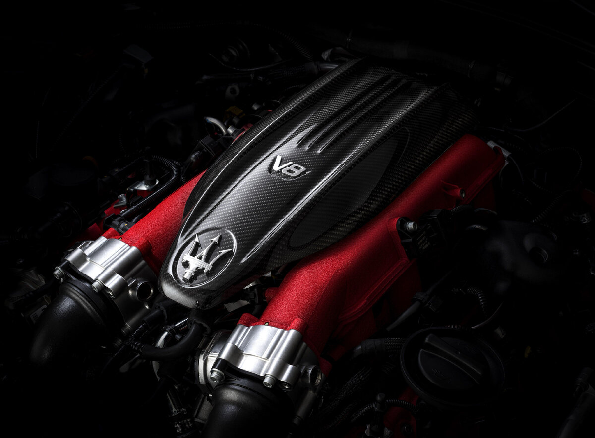 Подкапотка "Maserati Levante Trofeo"