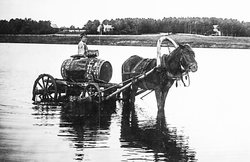 С момента пуска курского водопровода происшествия случались неоднократно – на радость водовозам