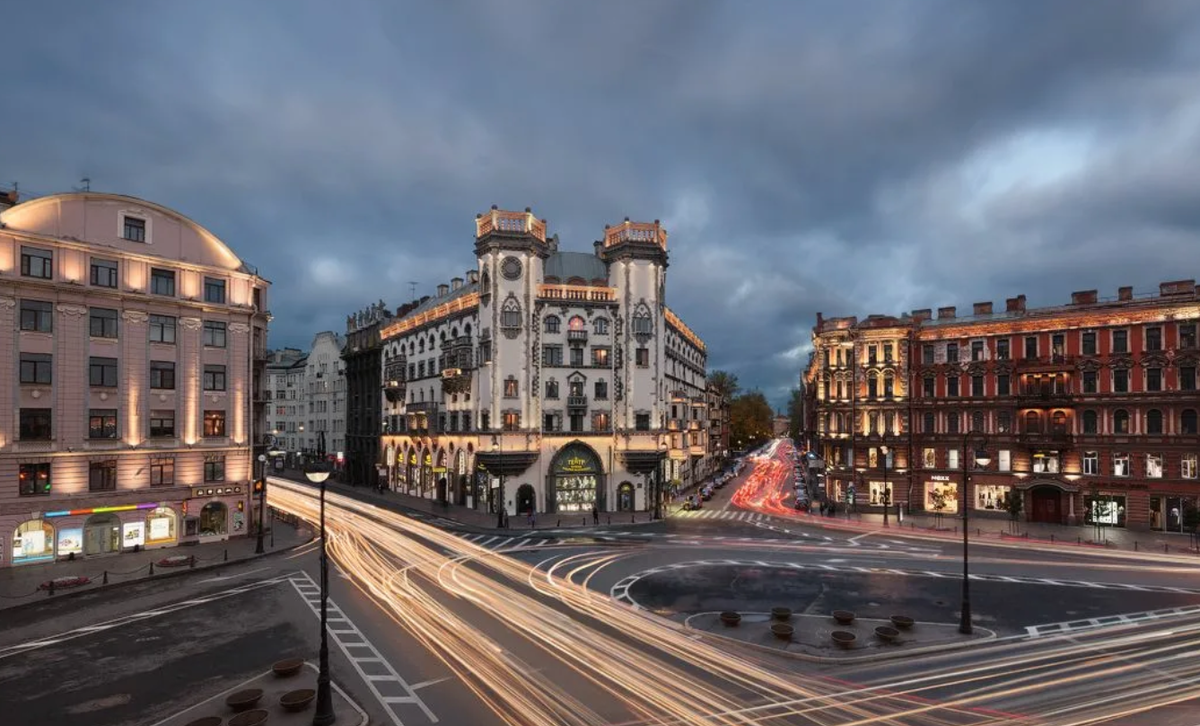 Площадь Льва Толстого, Санкт-Петербург