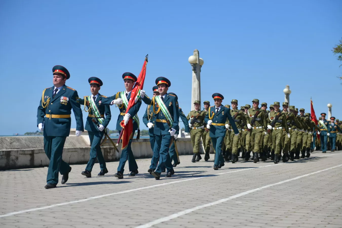 День сухума. Парад Победы в Абхазии. Парад Победы в Сухуме. День Победы парад Абхазия. Парад день Победы в Абхазии 2021.