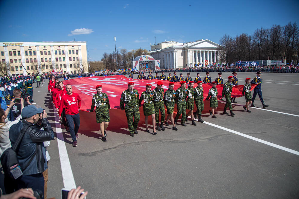 Парад в кирове. МЧС на параде Победы. Планка участие в параде. 9 Мая МЧС.