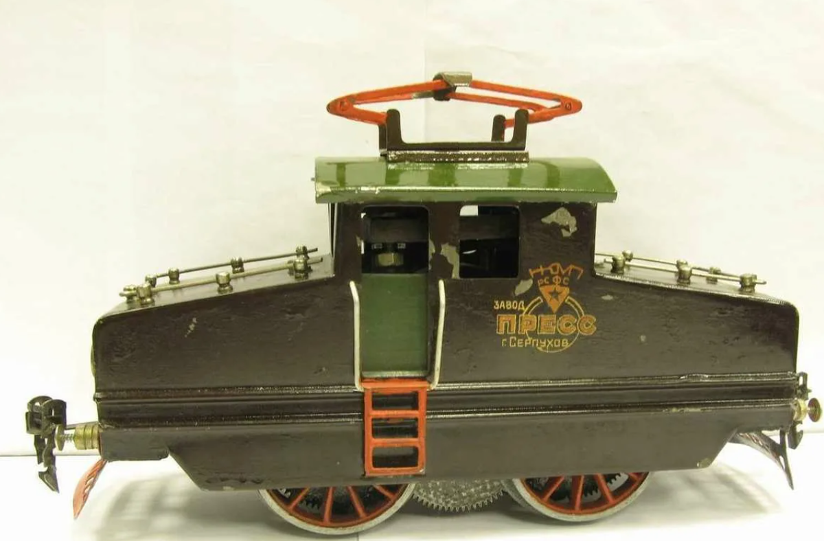 Электрическая железная дорога "Пионерская": игрушки времен СССР ...