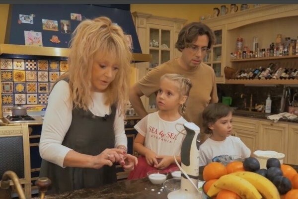 Галкин и Пугачева с детьми